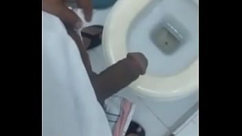 Redare Scandalul lui Dassu Bonhur Hossain din Bangladesh lucrează în Sharjah, surprins masturbându-se pe cameră 00971542049782