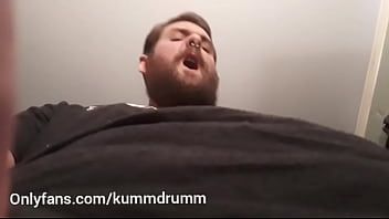 播放 第一视角,你想知道我的鸡巴味道如何,所以我把我的鸡巴塞进你的喉咙