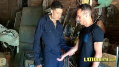 Reproducir Lubed Up: Twinks mexicanos calientes Nico Ruiz y Crixxx Nie en un intenso encuentro a pelo