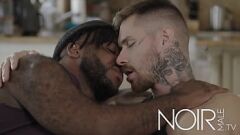 Riproduci Il fratellastro condivide la sua BBC con me: un'esperienza anale gay