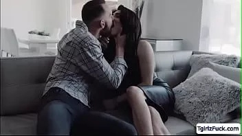 Redare Ts ariel demure înghite cocoș mare rigid