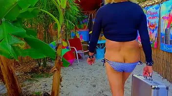 Afspelen Gothic crossdresser cd transseksueel op het strand motel grote tieten