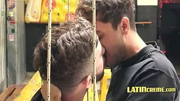 Odtwórz Nawet jeśli jesteśmy tylko przyjaciółmi, możemy się pieprzyć (latino)