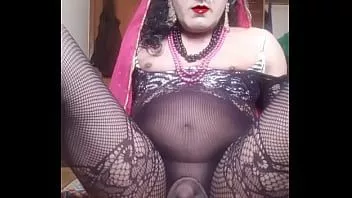 play Asian shemail dracu fierbinte cu jucării