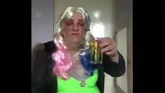 play L'insaziabile voglia di pipì di Sissy Crossdresser: parte 4