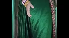 चलाएँ सींग का बना हुआ भारतीय क्रॉसड्रेसर गौरिसिस के बड़े स्तन और गुदा खेल