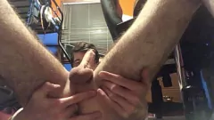Riproduci L'intima sessione amatoriale di Niko Springs Solo Gay