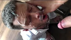 play Ofis fahişesinin büyük cumshots ile büyük dick oral seks derlemesi